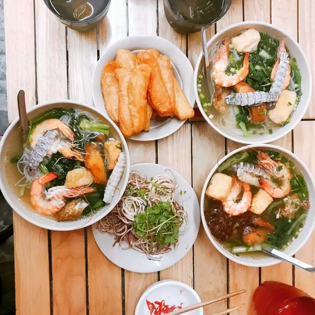 bún hải sản