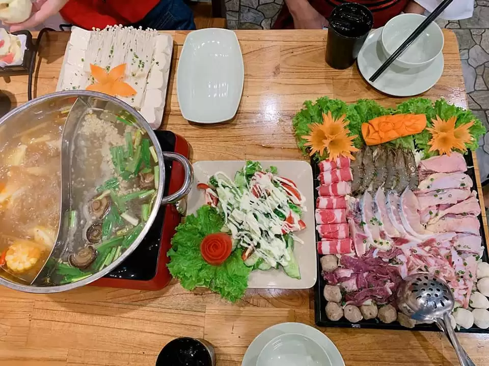 Buffet lẩu rau Sapa