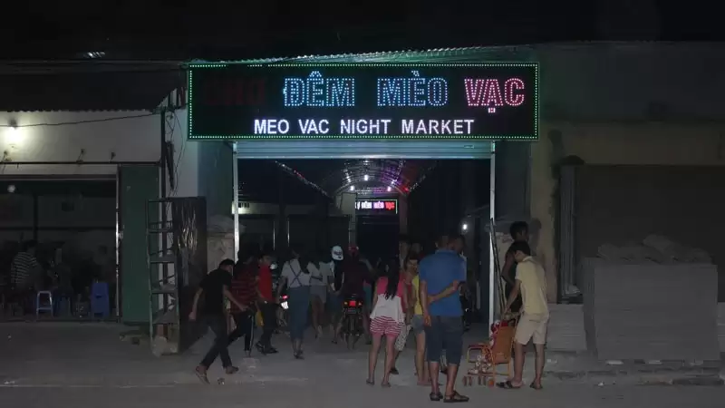 Chợ đêm Mèo Vạc