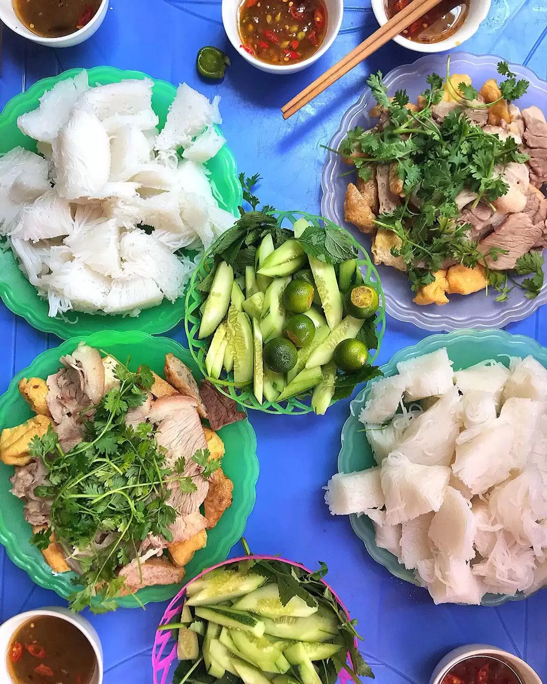 Bún Đậu Cây Bàng, Hàng La